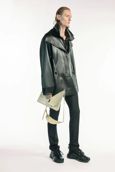 Look 11